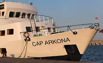 Ausflugsschiff Cap Arkona im Hafen Sassnitz