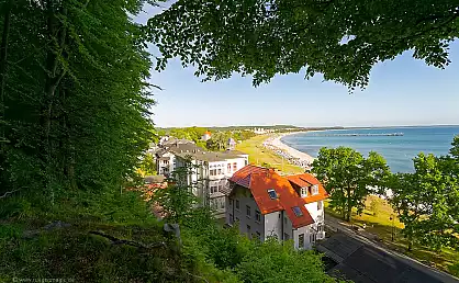 Blick aus dem Waldgebiet Granitz auf das Ostseebad Binz