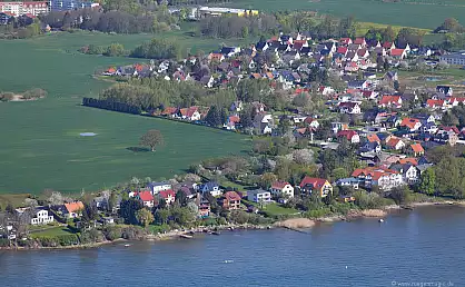Luftaufnahme von Neuendorf und Lauterbach am Greifswalder Bodden