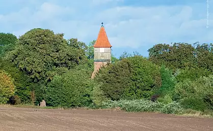 Kirchturm in Middelhagen auf der Halbinsel Mönchgut
