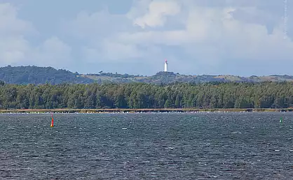 Leuchtturm Dornbusch von Rügen aus gesehen