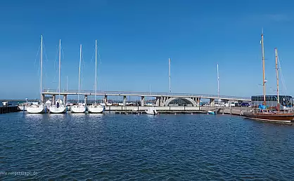 Hafen Wiek mit der sanierten Kreidebrücke