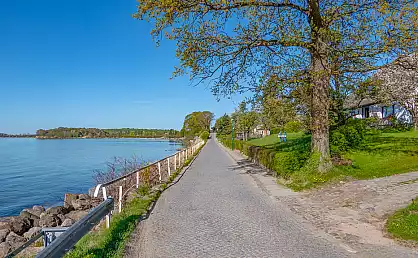 Rügens schönste Uferstraße liegt in Neuendorf