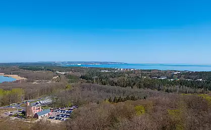 Fernblick aus 82 Meter Höhe vom Adlerhorst im Naturerbe Zentrum Rügen in Prora