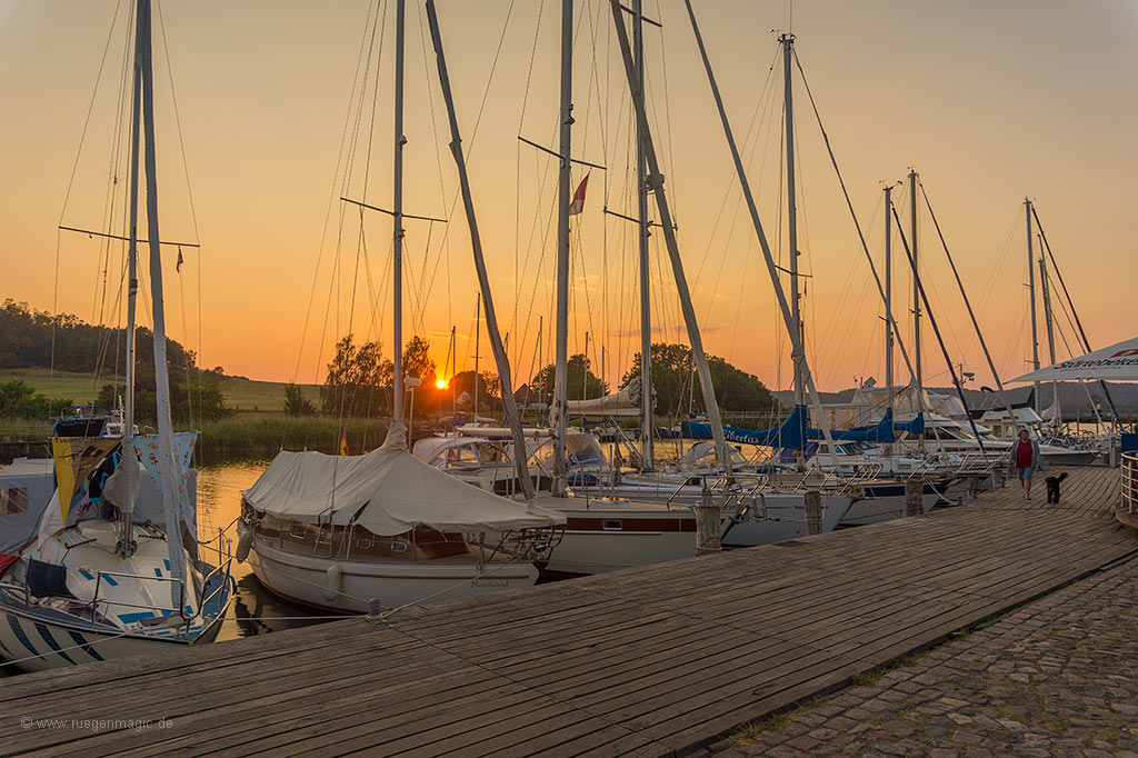 Sonnenuntergang am Hafen Seedorf
