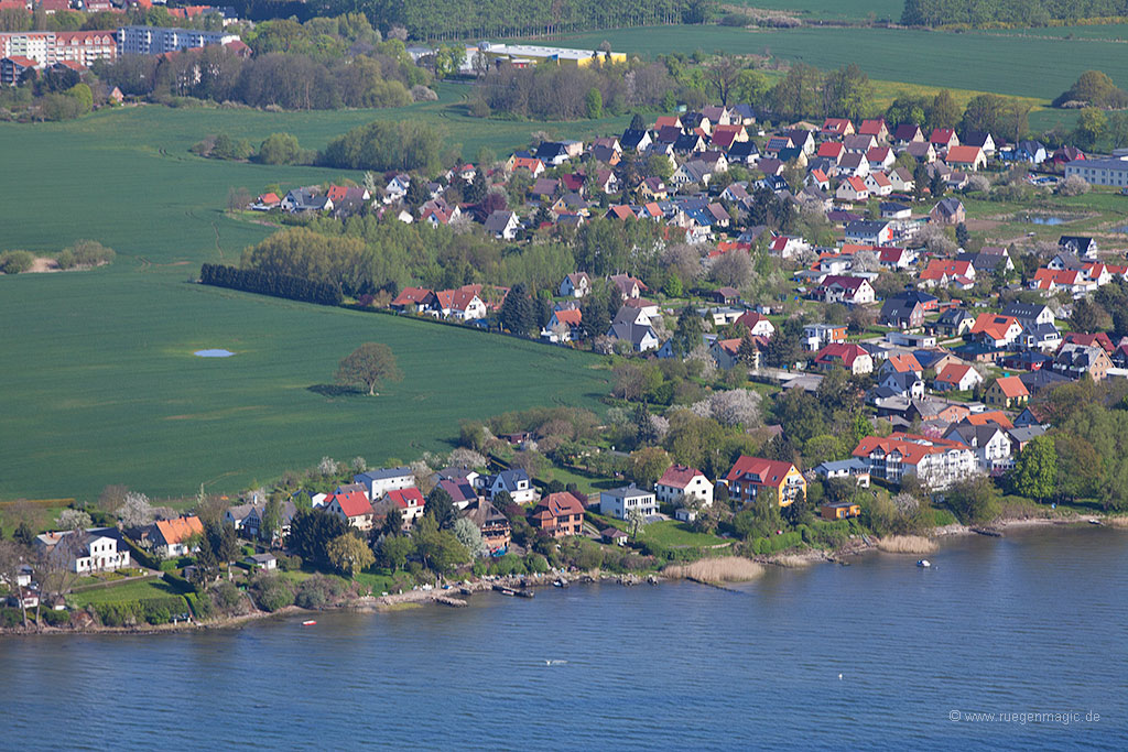 Luftaufnahme von Neuendorf und Lauterbach am Greifswalder Bodden