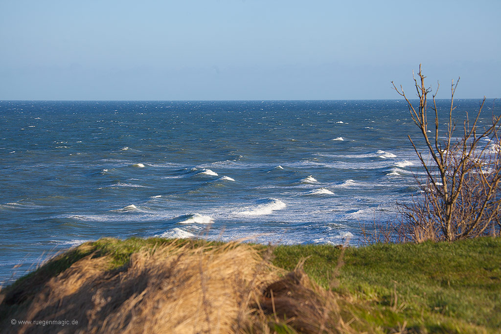 Wellen auf der stürmischen Ostsee bei Kreptitz