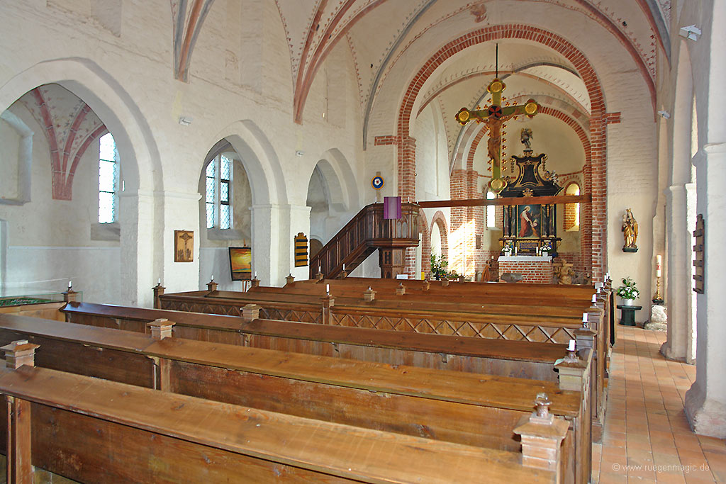 Kirchenschiff der Pfarrkirche Altenkirchen auf der Insel Rügen