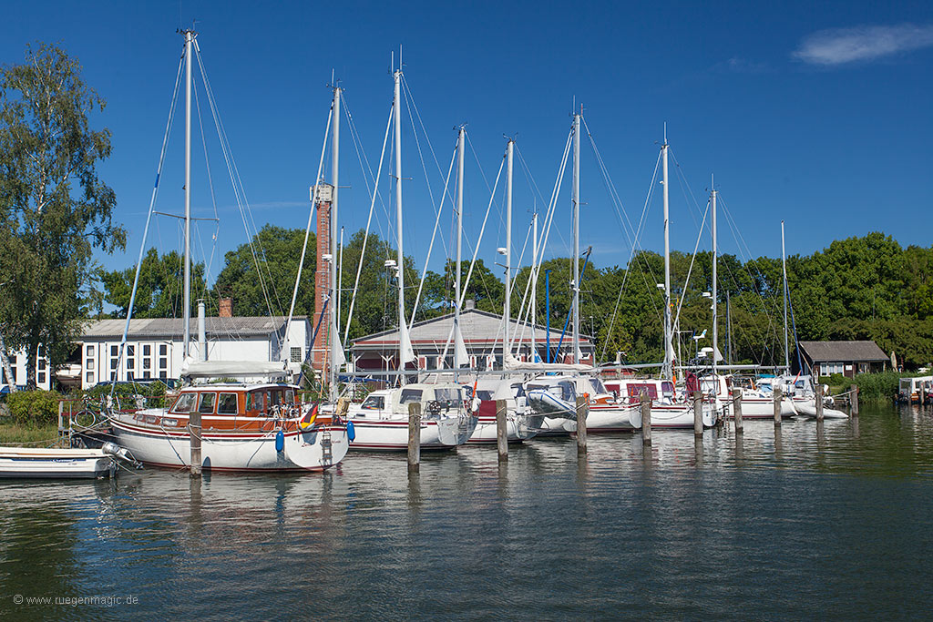 Yachtwerft im Lauterbacher Hafen