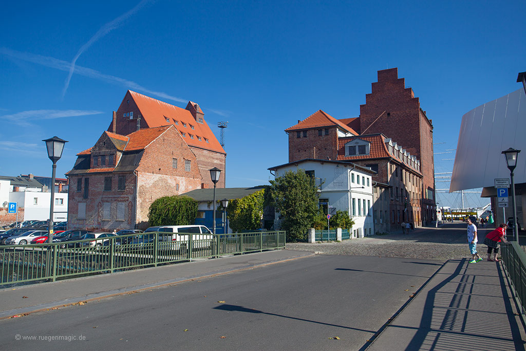 Historische Speicher auf der Hafeninsel in der Hansestadt Stralsund