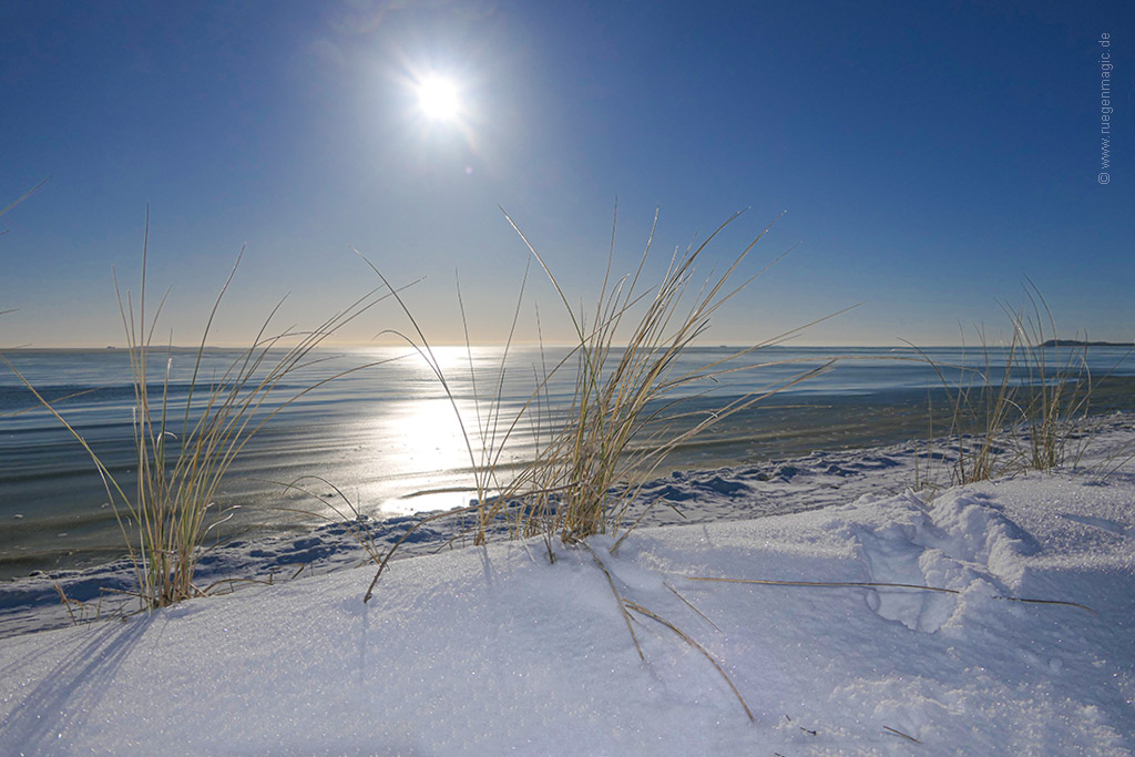 Blick auf den winterlichen Südstrand von Göhren