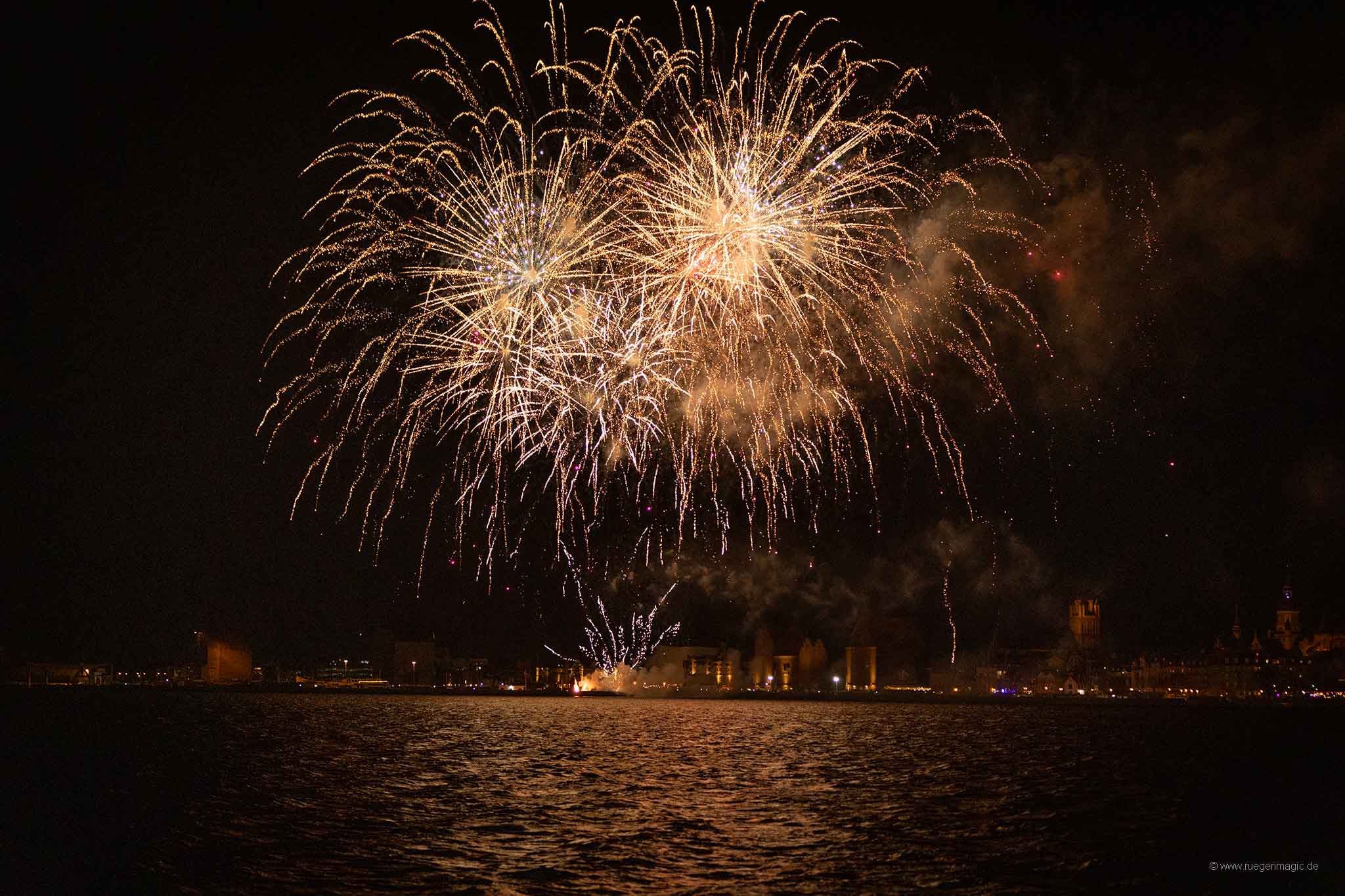 Abschluss Silvester Feuerwerk Stralsund